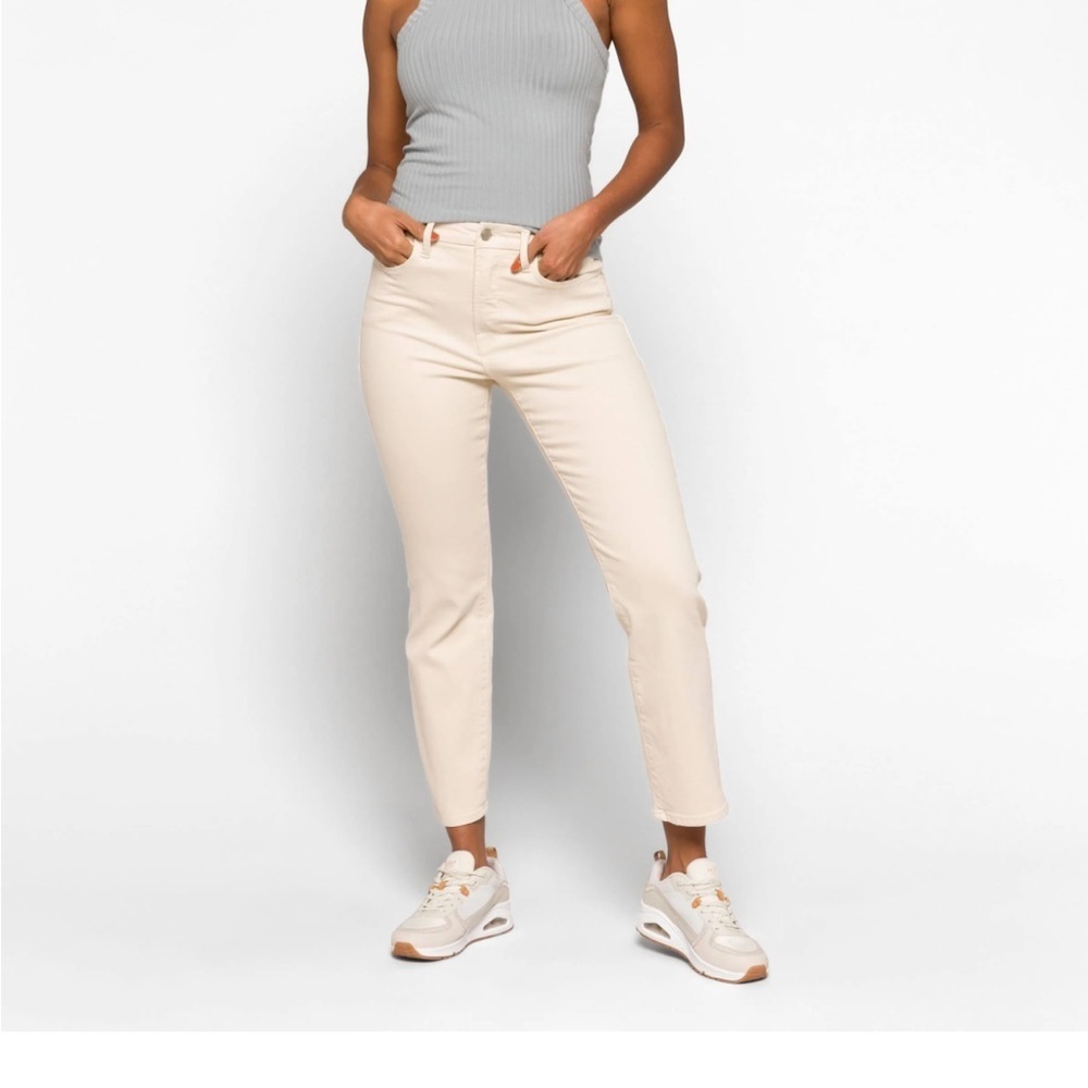 Good American Good Classic Slim Straight Jeans